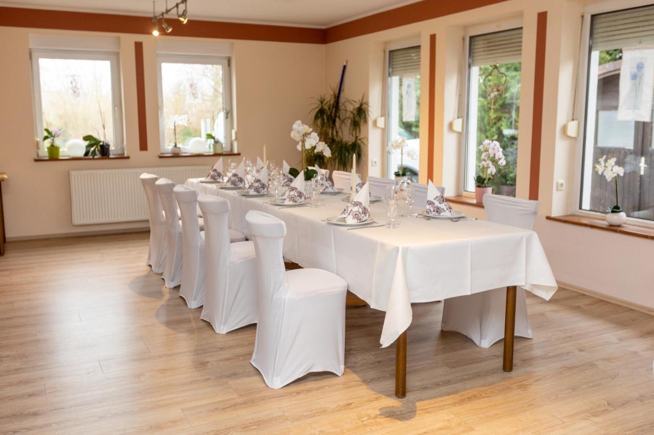 Pension Zum Lindeneck Lübz Buitenkant foto