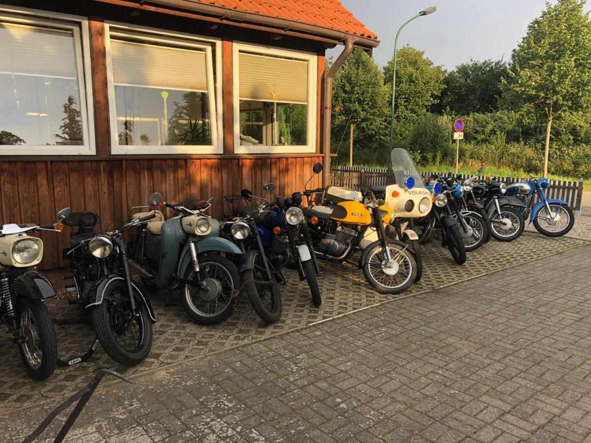 Pension Zum Lindeneck Lübz Buitenkant foto